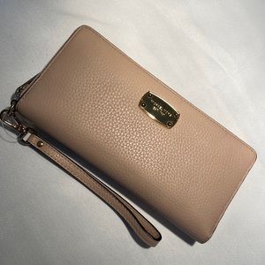 NWT Michael Kors ballet pink travel continental leather zipper wallet